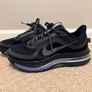 Nike Pegasus Premium Women 8 Black/Black Metallic